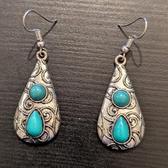 Costume Earring Lot, Set of 2, Silver Colored, Drop Dangling Earrings - Picture 4 of 5